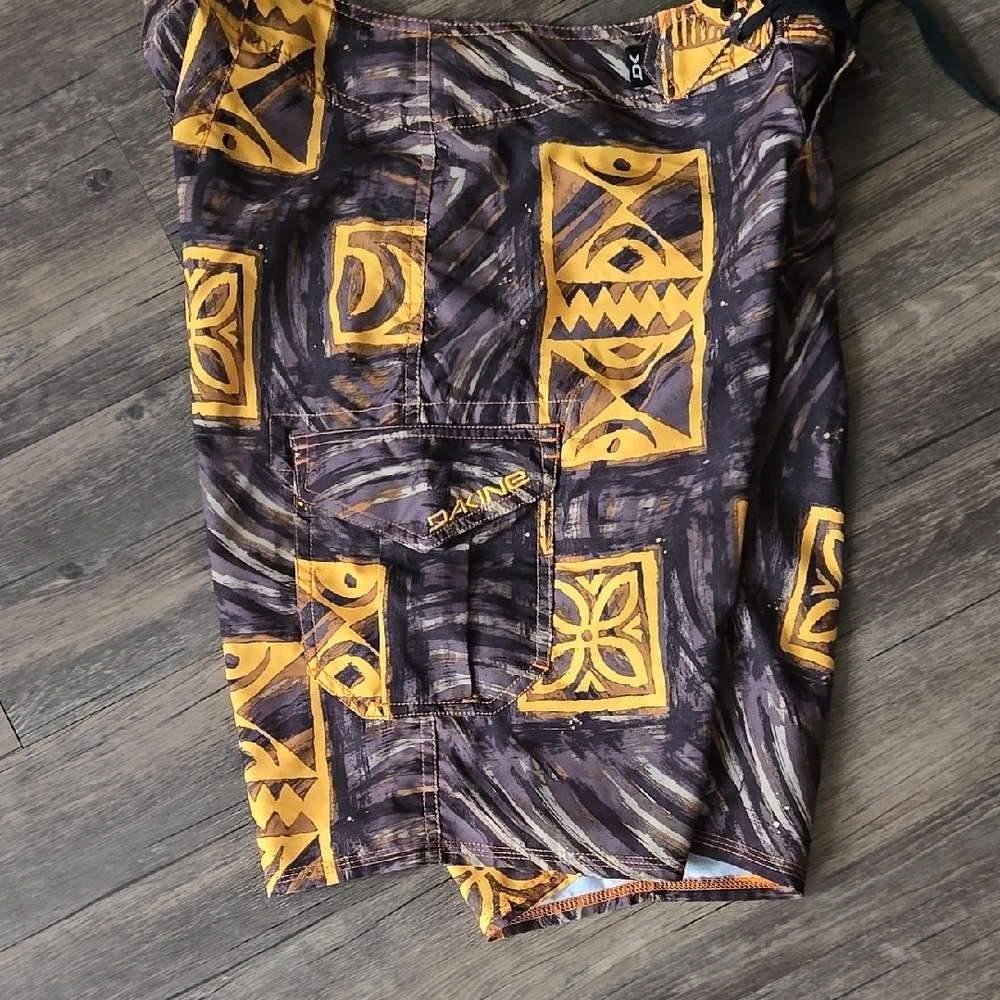 Dakine sz 30 "   Board Shorts EUC Gold/Brown 10" - Picture 5 of 6